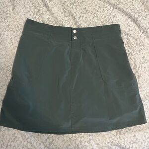 Coolibar green skirt